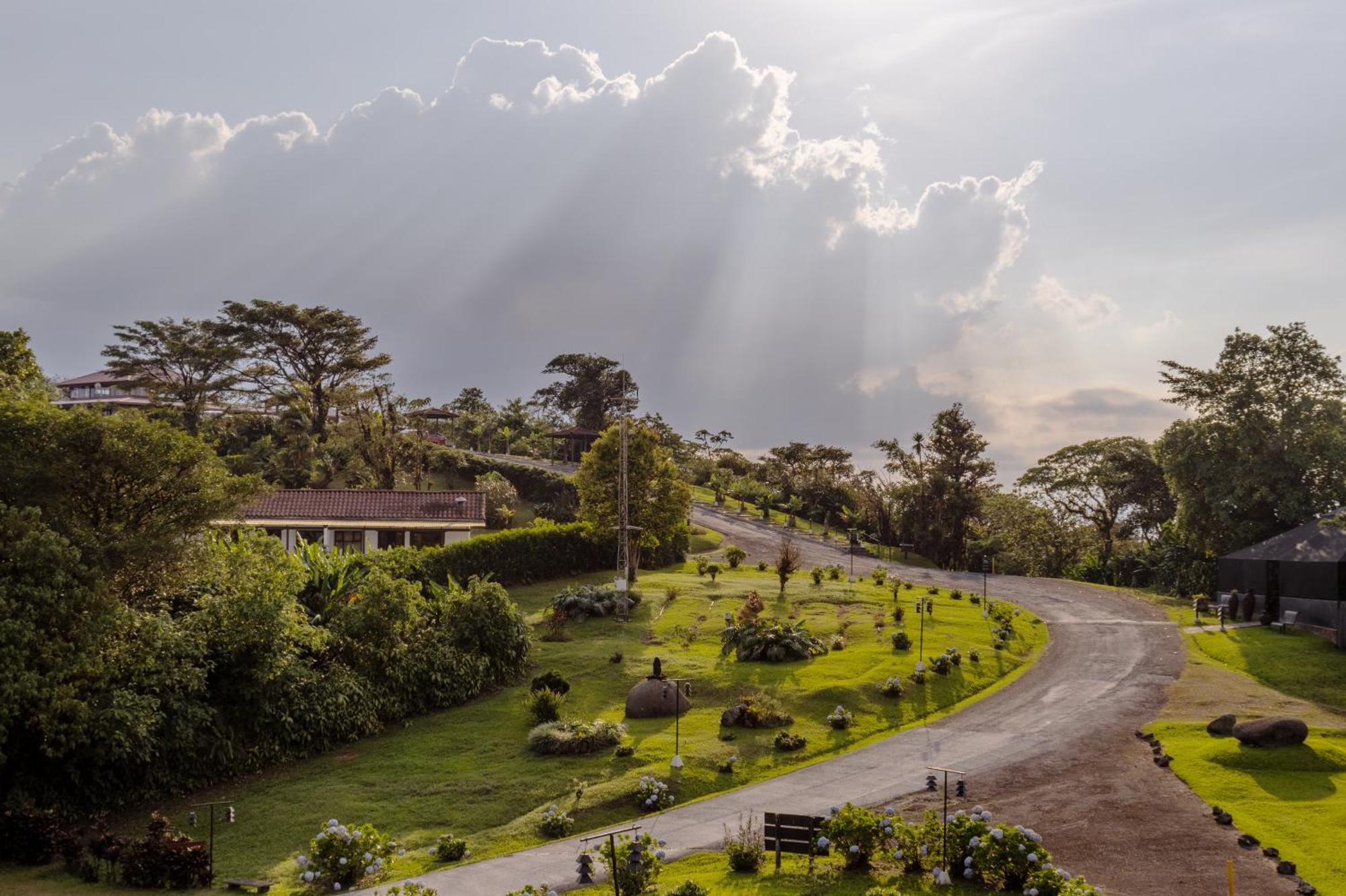 Villa Blanca Cloud Forest Hotel & Retreat San Ramón Exterior foto